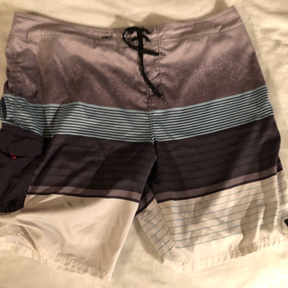Oneill Board Shorts Swim Surf Mens 42 Multi-colored Stripes Cargo Pocket Beach - Picture 4 of 8
